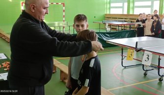 Sukces uczniów w powiatowych zawodach w drużynowym tenisie stołowym