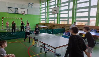 Sukces uczniów w powiatowych zawodach w drużynowym tenisie stołowym