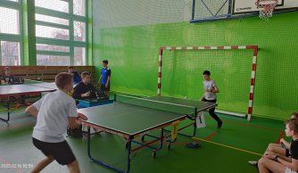 Sukces uczniów w powiatowych zawodach w drużynowym tenisie stołowym
