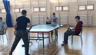 Zawody w drużynowym tenisie stołowym