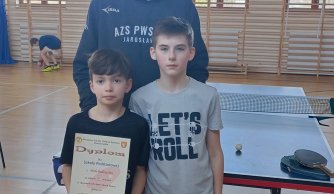 Zawody w drużynowym tenisie stołowym