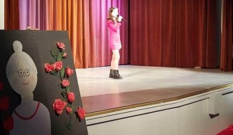 Nasi uczniowie podczas koncertu „Dzieci Seniorom”