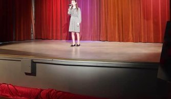 Nasi uczniowie podczas koncertu „Dzieci Seniorom”