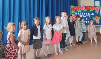 "Wszystkie kwiaty dla mamy i taty”