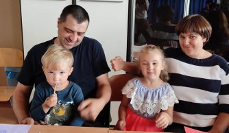 "Wszystkie kwiaty dla mamy i taty”