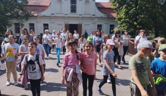 Pielgrzymka uczniów klasy III z rodzicami do Krasnobrodu