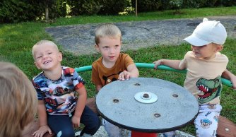 „Razem w przedszkolu” - adaptacyjny tydzień w grupie dzieci 3-4-letnich.