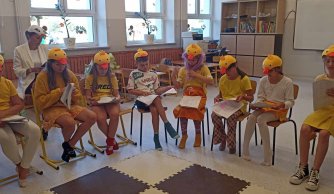 „Starsi czytają młodszym” – kolejna edycja szkolnej akcji czytelniczej