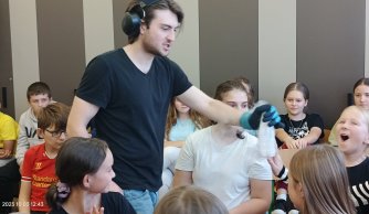 „Zasady fizyczne czy kwasy chemiczne”