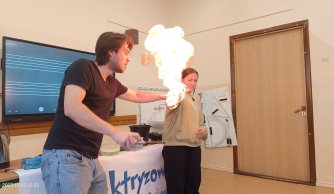 „Zasady fizyczne czy kwasy chemiczne”