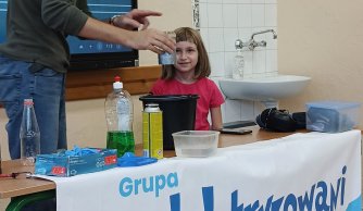 „Zasady fizyczne czy kwasy chemiczne”