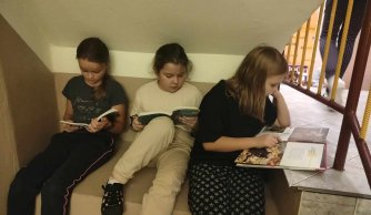 Cała szkoła czyta! – relacja z pewnego zwykłego szkolnego dnia z niezwykłymi przerwami międzylekcyjnymi