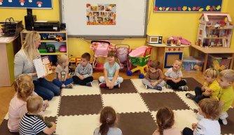 Cała szkoła czyta! – relacja z pewnego zwykłego szkolnego dnia z niezwykłymi przerwami międzylekcyjnymi