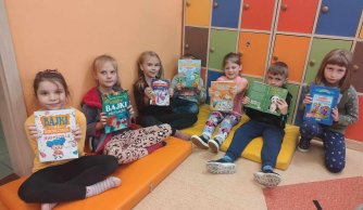 Cała szkoła czyta! – relacja z pewnego zwykłego szkolnego dnia z niezwykłymi przerwami międzylekcyjnymi