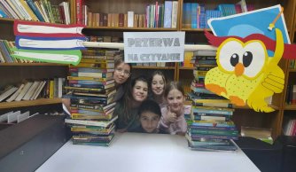 Cała szkoła czyta! – relacja z pewnego zwykłego szkolnego dnia z niezwykłymi przerwami międzylekcyjnymi