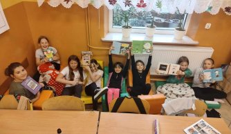 Cała szkoła czyta! – relacja z pewnego zwykłego szkolnego dnia z niezwykłymi przerwami międzylekcyjnymi