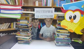 Cała szkoła czyta! – relacja z pewnego zwykłego szkolnego dnia z niezwykłymi przerwami międzylekcyjnymi