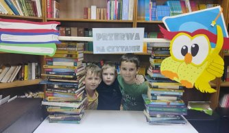 Cała szkoła czyta! – relacja z pewnego zwykłego szkolnego dnia z niezwykłymi przerwami międzylekcyjnymi