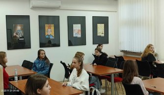 Siódmoklasistki z awansem do finału Wojewódzkiego Konkursu Czytelniczego "Czy znasz...?" 