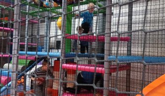 Wyjazd dzieci na spektakl do Biłgoraja