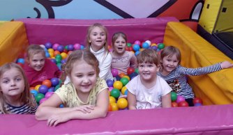 Wyjazd dzieci na spektakl do Biłgoraja