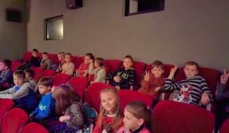 Wyjazd dzieci na spektakl do Biłgoraja