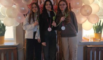 Z życzeniami dla wszystkich kobiet 