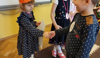 Z życzeniami dla wszystkich kobiet 