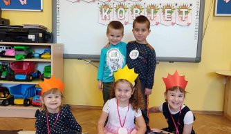 Z życzeniami dla wszystkich kobiet 