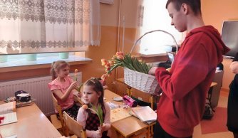 Z życzeniami dla wszystkich kobiet 