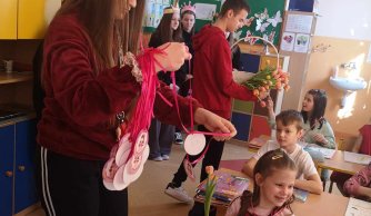 Z życzeniami dla wszystkich kobiet 