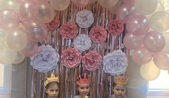 Z życzeniami dla wszystkich kobiet 