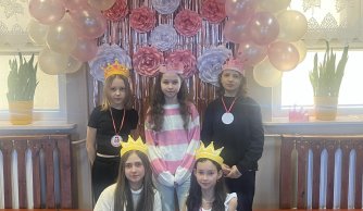 Z życzeniami dla wszystkich kobiet 