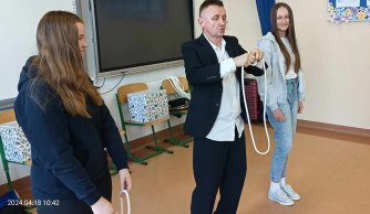 "Hokus-pokus, czary-mary..." - występ iluzjonisty