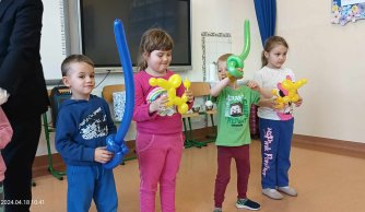 "Hokus-pokus, czary-mary..." - występ iluzjonisty