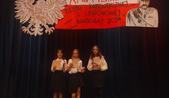 Nasze solistki podczas Festiwalu Pieśni Patriotycznej i Legionowej w Biłgoraju  