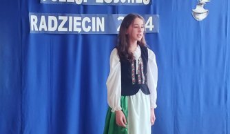 Recytowali wiersze lokalnych poetów - sukcesy w XIX Międzyszkolnym Konkursie Poezji Ludowej