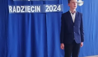 Recytowali wiersze lokalnych poetów - sukcesy w XIX Międzyszkolnym Konkursie Poezji Ludowej