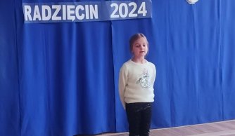 Recytowali wiersze lokalnych poetów - sukcesy w XIX Międzyszkolnym Konkursie Poezji Ludowej