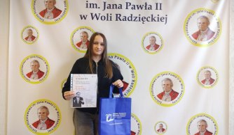 I miejsce Kamili w powiatowym konkursie wiedzy o życiu i twórczości prof. Jerzego Markiewicza
