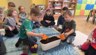 Przedszkolaki przywołują wiosnę!