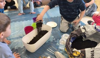 Przedszkolaki przywołują wiosnę!