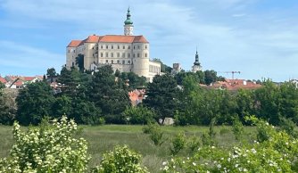 Od Habsburgów po krasowe jaskinie - wycieczka do Austrii i Czech