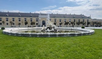 Od Habsburgów po krasowe jaskinie - wycieczka do Austrii i Czech