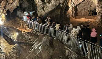 Od Habsburgów po krasowe jaskinie - wycieczka do Austrii i Czech