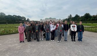 Od Habsburgów po krasowe jaskinie - wycieczka do Austrii i Czech