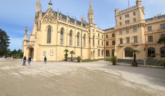 Od Habsburgów po krasowe jaskinie - wycieczka do Austrii i Czech