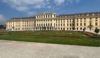 Od Habsburgów po krasowe jaskinie - wycieczka do Austrii i Czech