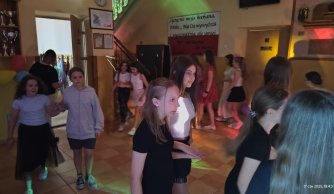 Dyskoteka szkolna – taneczna zabawa na zakończenie roku!