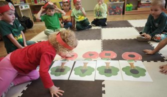 "Wszyscy jabłka chętnie jemy i Dzień Jabłka świętujemy!"